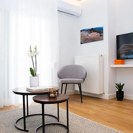 Arc Maisonette Apartment *